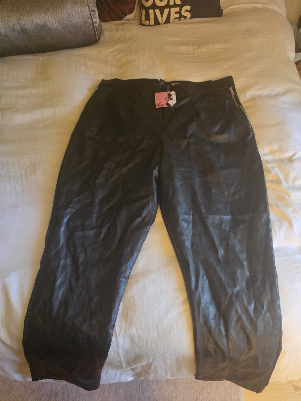 VIXEN NWT Vegan Leather Cigarette Pants 4x
